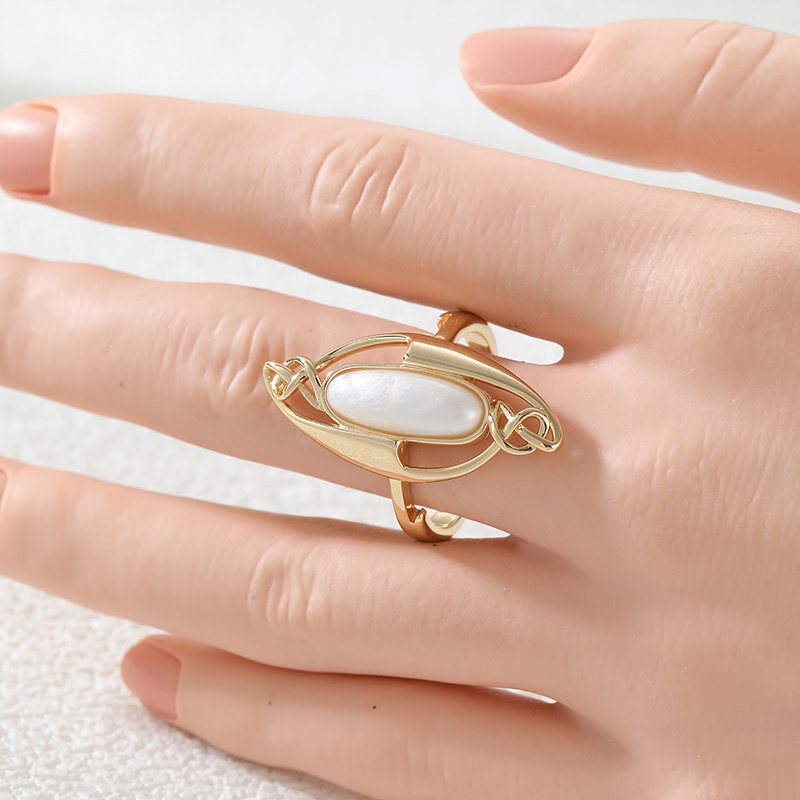 Minimalist Retro Style Ring with Celtic Knot Design, Casual Wear